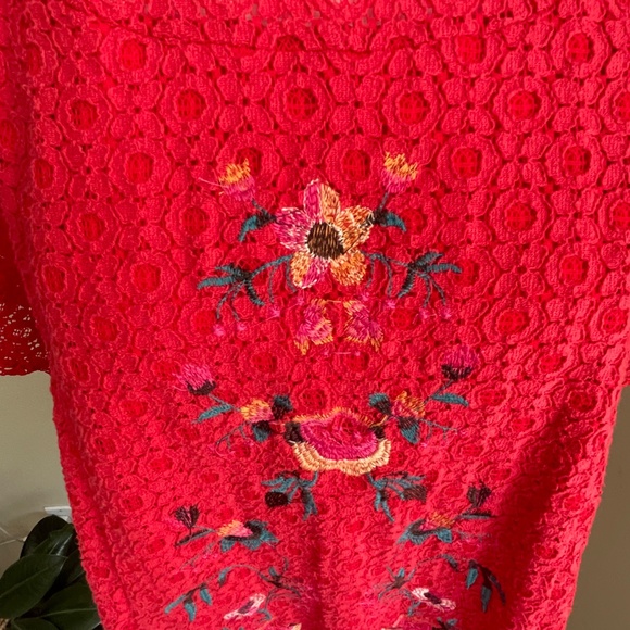Altar'd State RED embroidered crochet swing top M - Picture 8 of 16